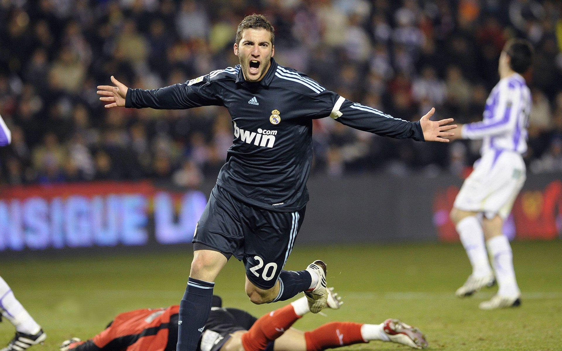 那不勒斯射手奥斯梅恩即将转会土超豪门，预计今日飞抵伊斯坦布尔完成签约